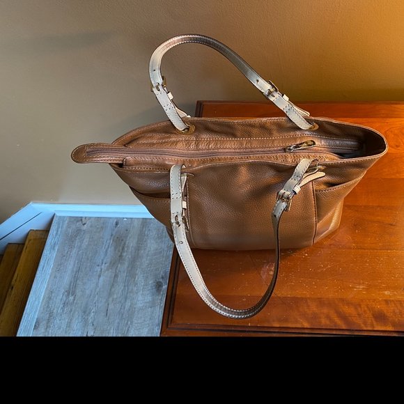 Michael Kors Tan W/Gold Hardware Pebble Leather Bag - Picture 15 of 15